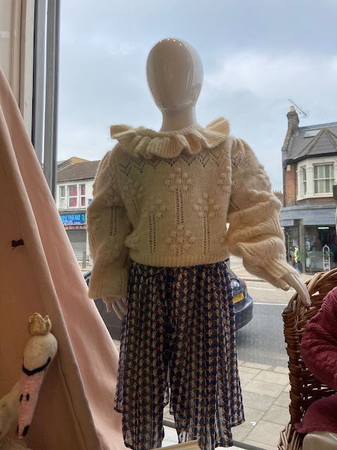 Fara Kids Charity Shop - Earlsfield Kids