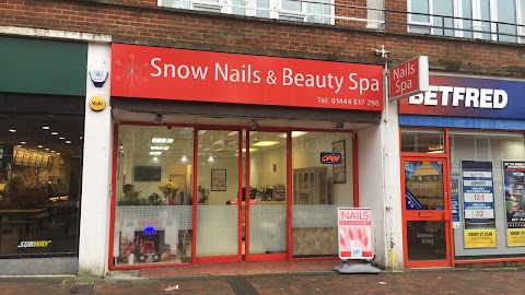 Chloe’s Nails and Beauty LTD