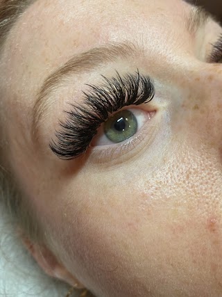 Eyelash / Aesthetics Bar - Romford