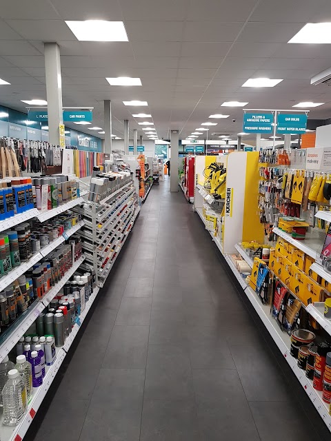 Halfords - Beckton Store