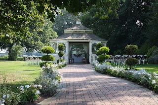 The Lawns Grill at Thornton Hall