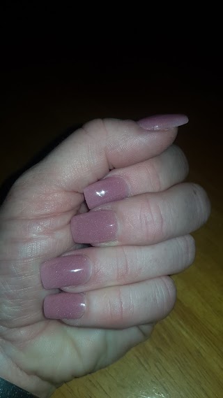 Linda's Angel Nails