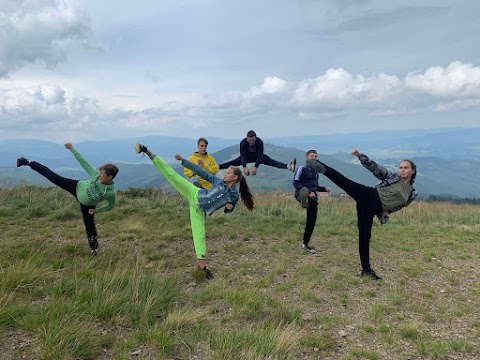 Спортивний клуб Taekwondo, Kickboxing, та Студія сучасного танцю "Korol team"