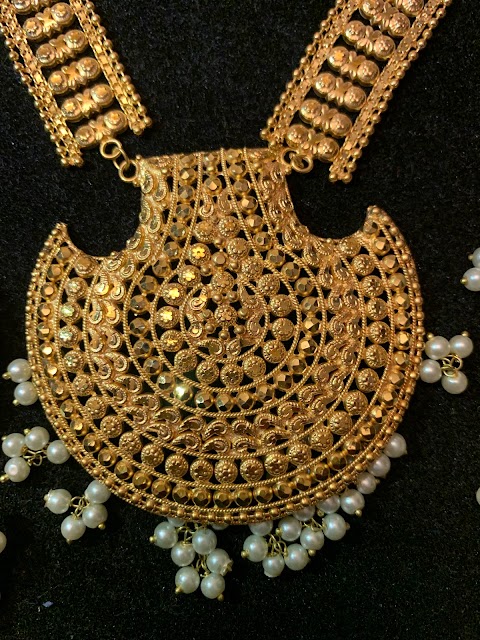 Traditional Royal Jewellery