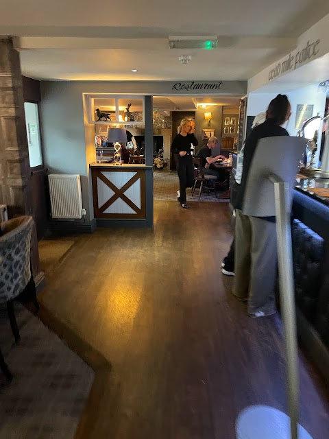 Hare & Hounds Inn, Luzley