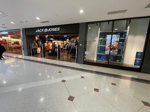 JACK & JONES