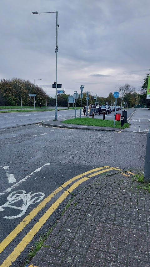 Hillingdon Circus (Stop OX)