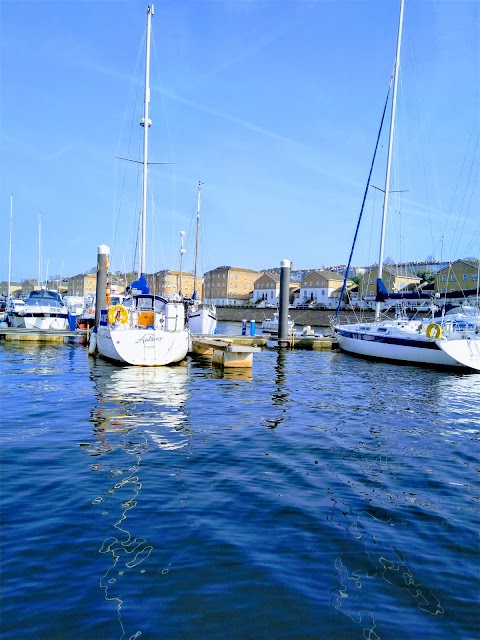 Cardiff Bay Yacht Club: Yacht Club & Sailing School