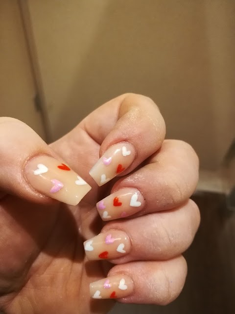 V Nails & Beauty