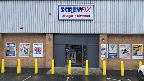 Screwfix Cross Hands