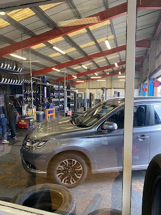 Kwik Fit - London - Edgware - Staples Corner