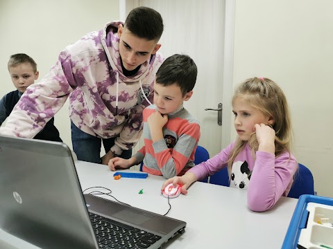 Kids&Robots клуб робототехніки та механіки