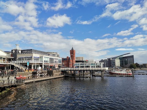 Nando's Cardiff - Mermaid Quay