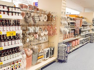 B&M Store