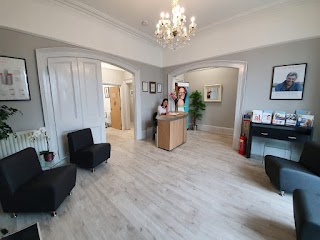 Dental & Implant Centre