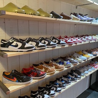 The Loft - Vintage Clothing & Sneakers