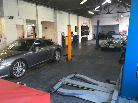 Lloyds Garage Repairs