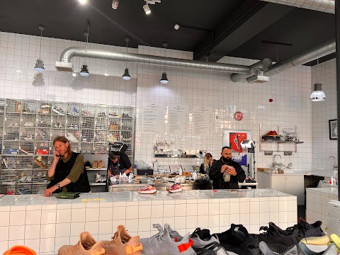 SNEAKERS ER, Sneaker Laundry, Cafe and Store