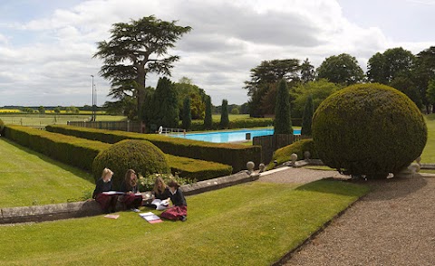 Queen Margaret's School For Girls