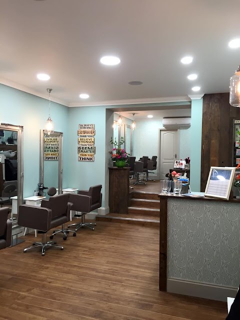 DiCarlo's Hairdressing