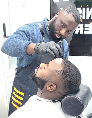 COLLINS BARBERS(UNISEX)