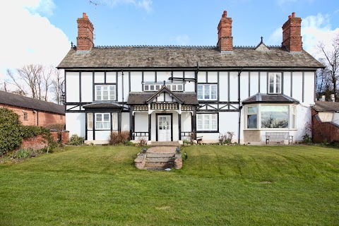 Donington Park Farmhouse