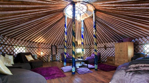 Love2Yurt