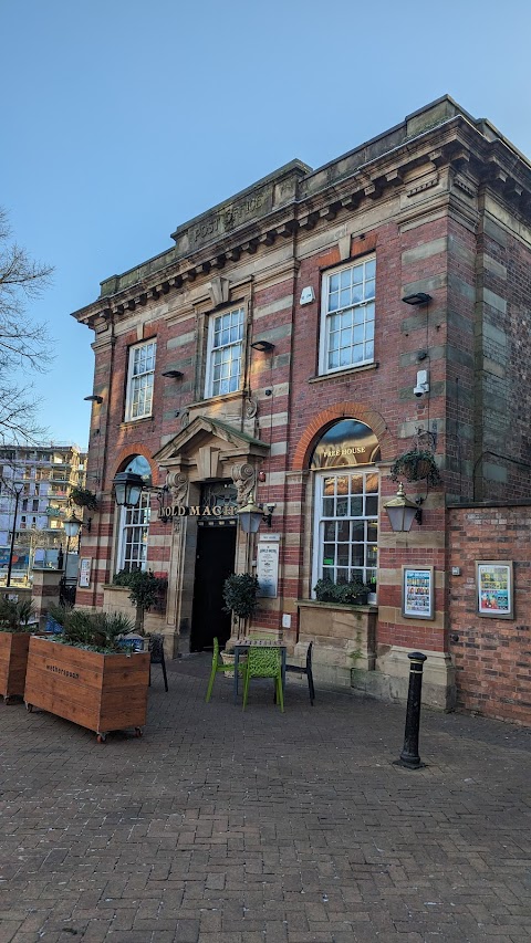 The Arnold Machin - JD Wetherspoon