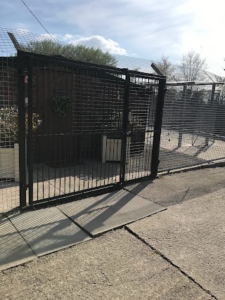 Country Kennels