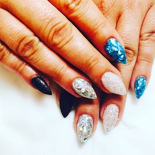 Diamond nails & beauty