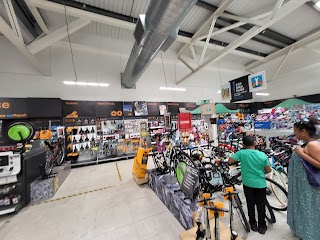 Halfords - Chingford