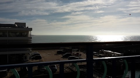 Seaview Apartment Brighton Marina