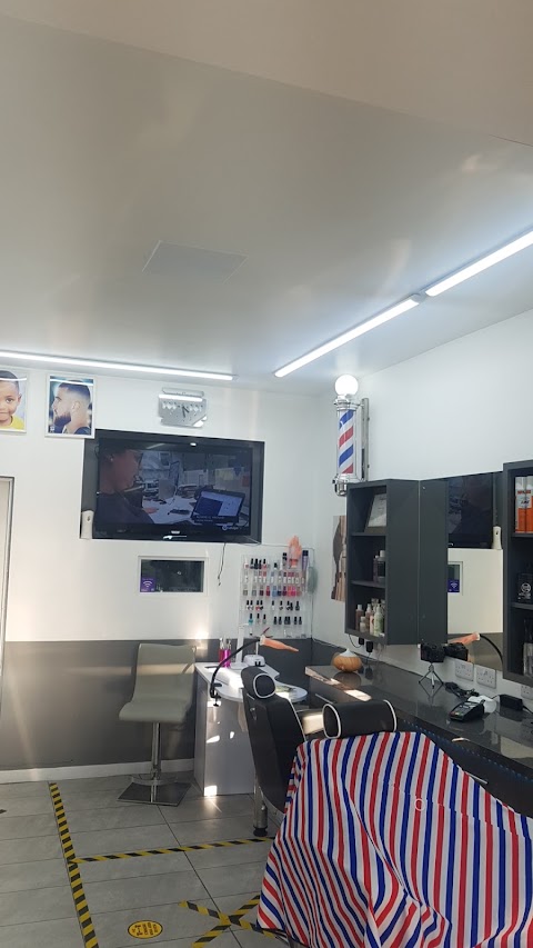 Fades and blades (Romford)