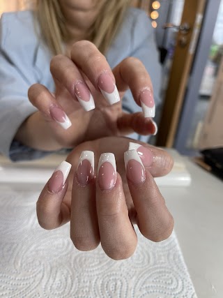 LA Nails, Beauty Hair &Aesthetics