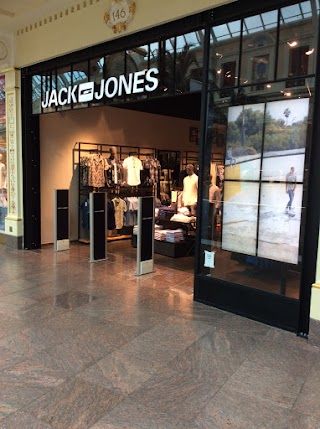 JACK & JONES