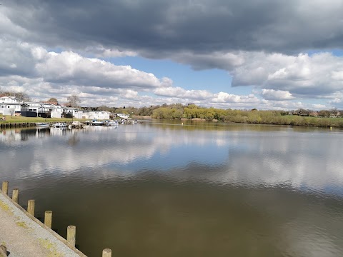 Lakeside Caravan Park