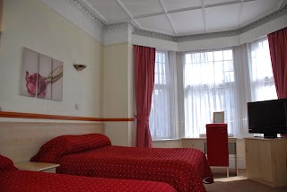 Avis Hotel