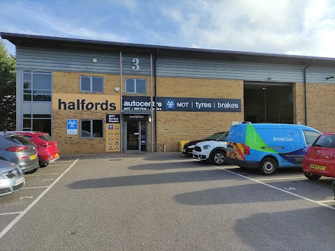 Halfords Autocentre Bristol (Filton)