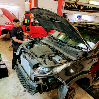 BLACK LION MOT - SERVICE -REPAIR CENTRE | Car Garage