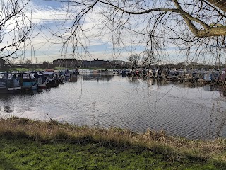 Aqueduct Marina and Caravan Park