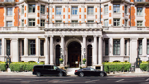 London Business Travel Ltd - Chauffeur Service London | Luxury Chauffeur Service | VIP Chauffeur Service in London