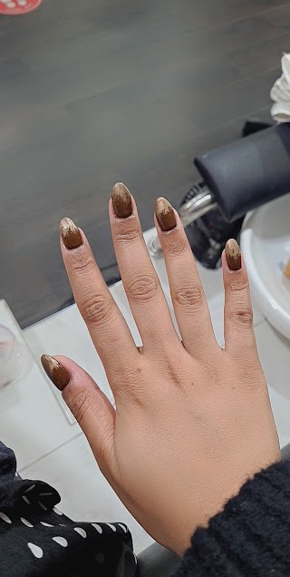 Gigi Nails