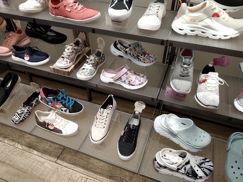 SKECHERS Retail