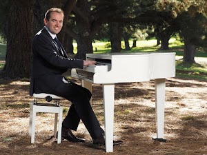 Benny Martin - Wedding & Event Pianist