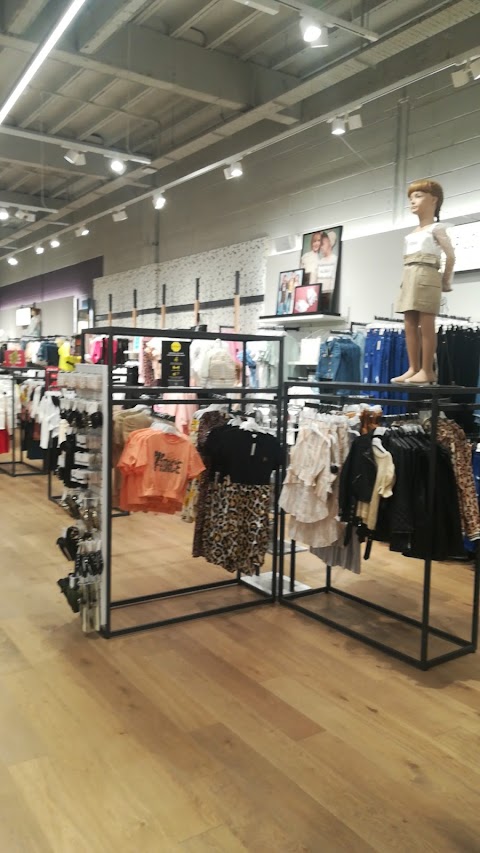 River Island