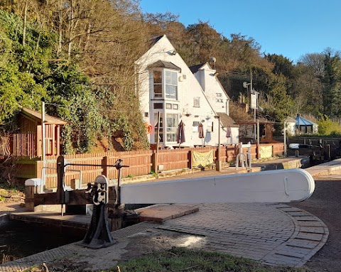 The Lock Inn and Old Smithy Tearoom