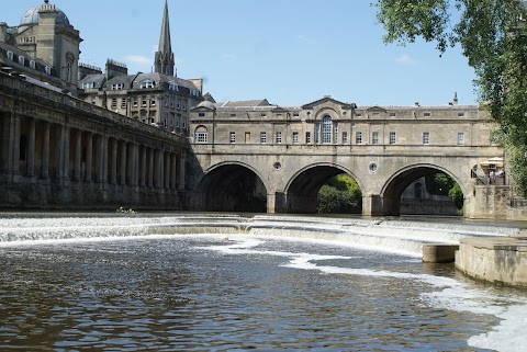 Escape to the River skippered boat trips