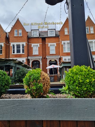 Sir Alfred Hitchcock Hotel