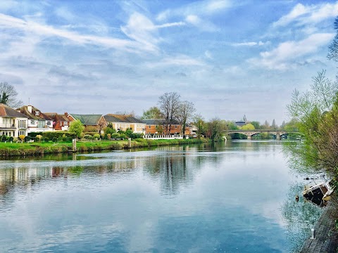 RIVERSIDE RESTAURANT