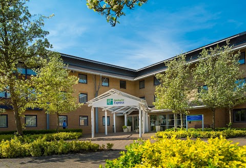 Holiday Inn Express Milton Keynes, an IHG Hotel